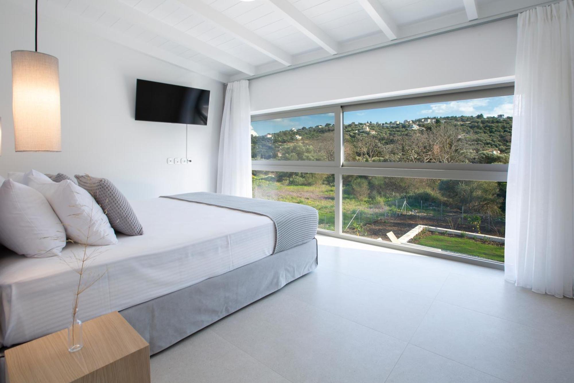 Luxury Elpis